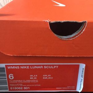 Nike womens Lunar Sculpt sneakers